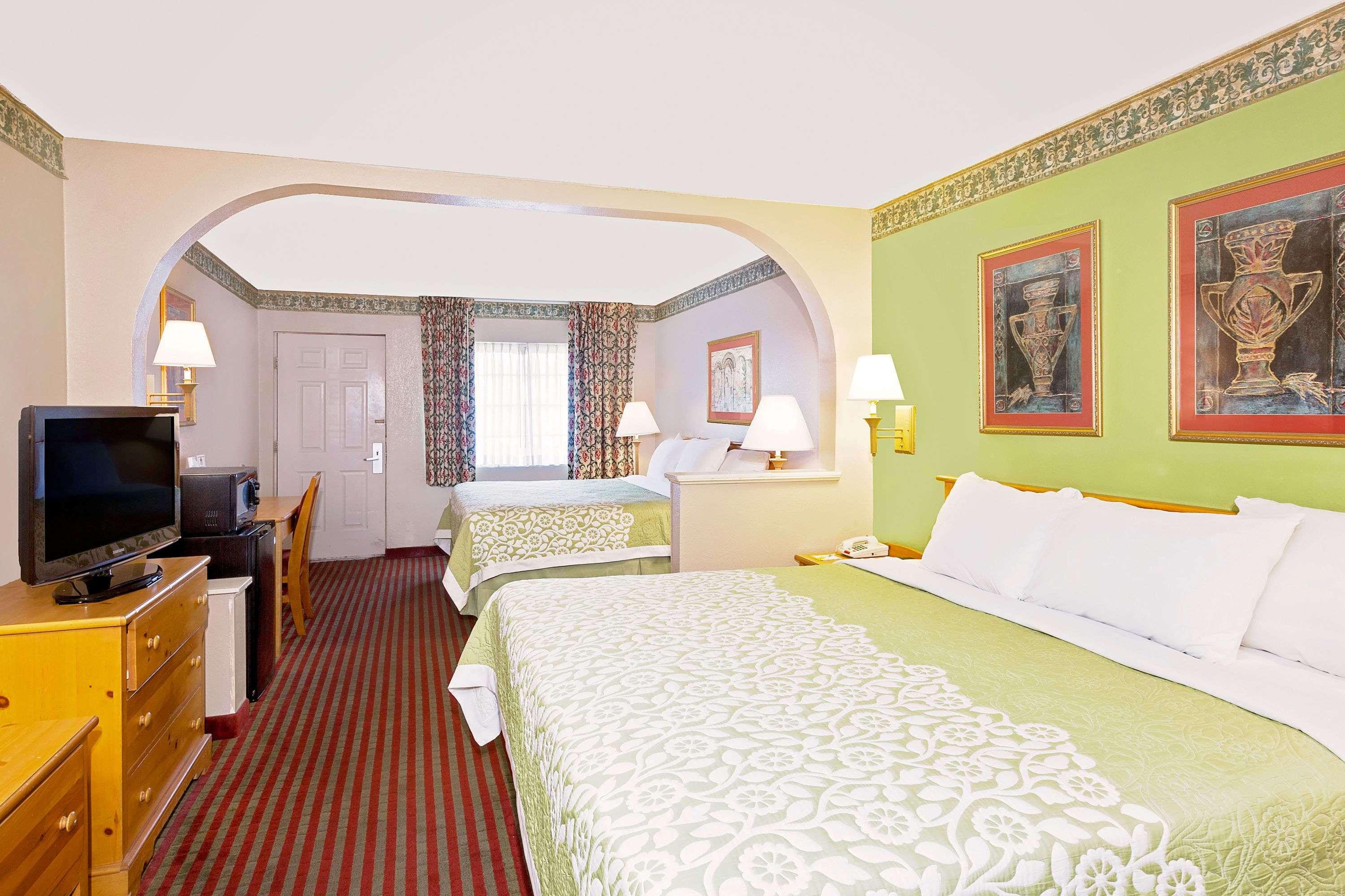 Hotel Days & By Wyndham Starkville
